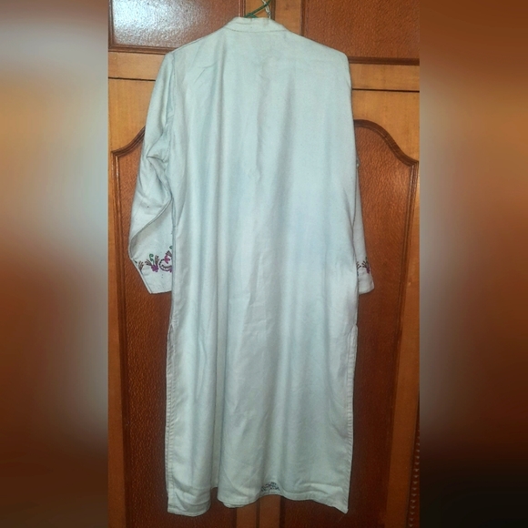 Women's Woollen Kurta stole and plazzo set Embroidered - Picture 2 of 5